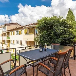 Lazzarich With Terrace Apartment